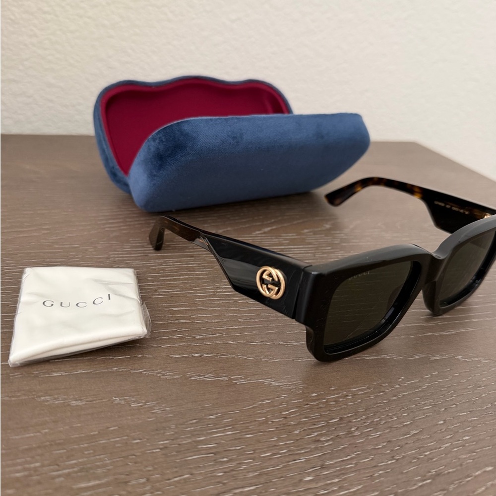 Gucci Sunglasses interlocking G